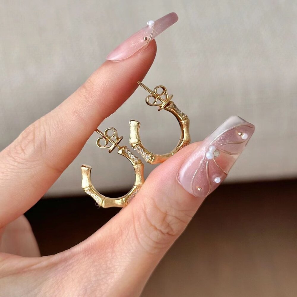 Women’s Gold Plated Bamboo Design Stud Earrings Cubic Zirconia Vintage Old Money